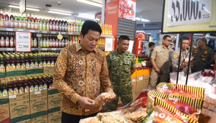 Bupati Sidoarjo H. Subandi Sidak Harga dan Kualitas Sembako Jelang Lebaran, Pastikan Stok Aman dan Harga Stabil