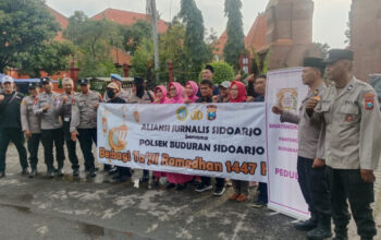 AJS dan Polsek Buduran Sidoarjo Tebar Kebaikan, Bagikan Ratusan Takjil di Depan Museum Mpu Tantular