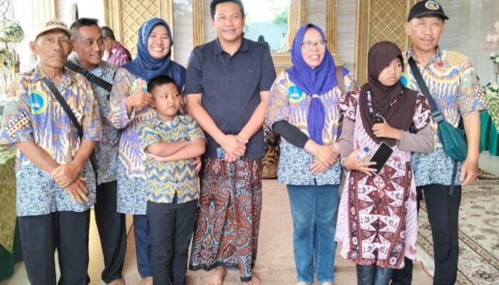 AJS Berlebaran ke Rumah Bupati Subandi, Silaturahmi Untuk Membahas Rencana Akan Adanya Perbup Bagi Wartawan Di Kabupaten Sidoarjo