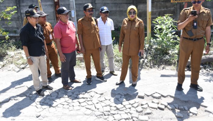 Wabup Sidoarjo Sidak Jalan Rusak di Desa Bohar, Dorong Perbaikan Segera