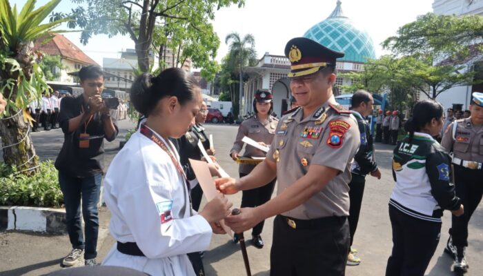 Prestasi Membanggakan! Atlet Karate Polrestabes Surabaya Borong Medali di Kejurda INKANAS 2026