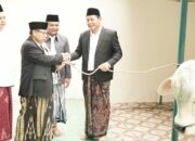 Bupati Sidoarjo Serahkan Hewan Kurban 800 Kilogram di Masjid Agung, Bantuan Presiden Dialihkan ke Jabon