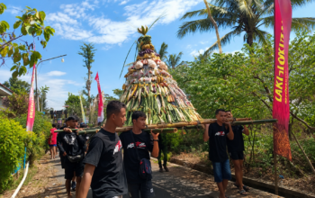 Lestarikan Tradisi Suro, Ribuan Warga Selokajang Blitar Gelar Kirab Budaya Sedekah Bumi