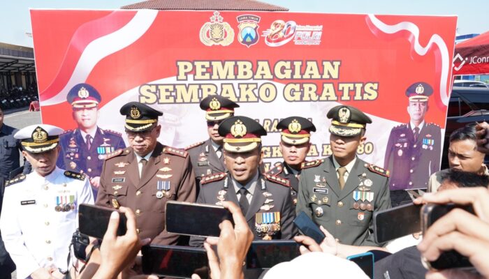 Hari Bhayangkara Ke-80, Polresta Sidoarjo Salurkan Bantuan 3 ton Beras untuk Masyarakat