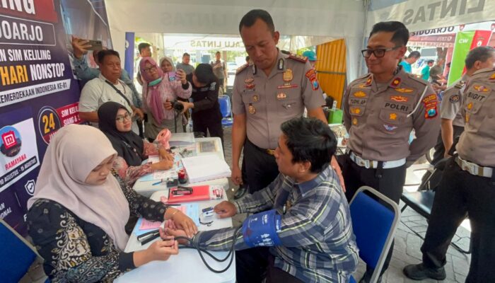 Sambut HUT RI ke-81, Satlantas Polresta Sidoarjo Gelar Layanan SIM Keliling 24 Jam Selama 17 Hari Nonstop