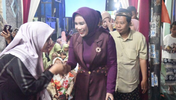 Wabup Mimik Hadiri Pengajian Akbar dan Doa Bersama Maulid Nabi di Kletek