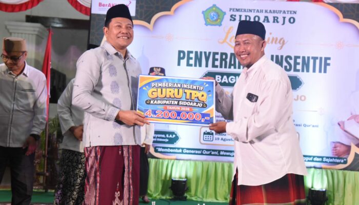 Serahkan Insentif Rp. 23 M untuk Ribuan Guru Ngaji, Bupati Subandi: Ayo Bareng-bareng Bangun Mental Fondasi Anak Kita