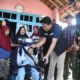 Bupati Subandi Berikan Bantuan Kursi Roda untuk Anak Difabel. Orang Tuanya Senang