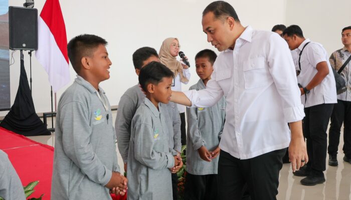 Eri Cahyadi Hadiri MPLS Sekolah Rakyat