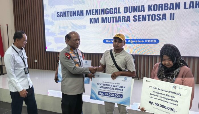 Wamenhub Jenguk Korban Kapal