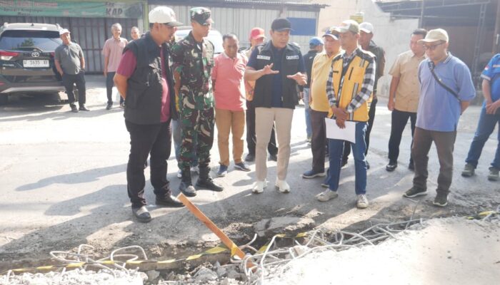 Tinjau Betonisasi di Krian, Bupati Sidoarjo Warning Kontraktor Agar Percepat Pekerjaan