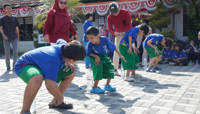 Kemeriahan Lomba HUT RI Anak Disabilitas di Surabaya