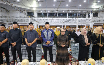 Lestarikan Budaya Lokal, Intip Kekompakan Ribuan Ibu PKK Surabaya dalam Tradisi Brayakan Maulid
