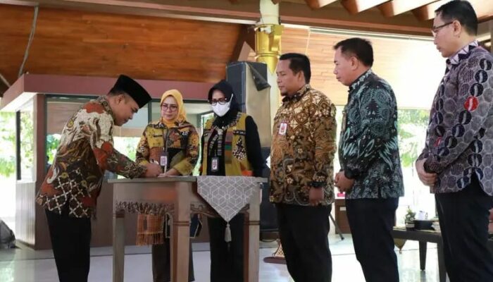Perumda Delta Tirta Sidoarjo Teken Kontrak Kinerja 2026-2031, Fokus Turunkan Kehilangan Air Dan Perluas Cakupan Layanan