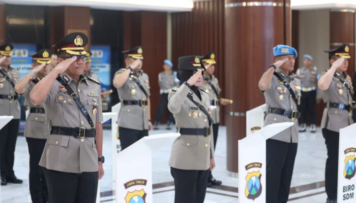Kapolda Jatim Pimpin Sertijab Kabid TIK dan Sejumlah Kapolres Baru