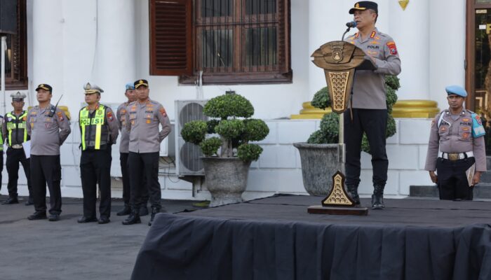 Tilang Manual Surabaya Kembali Berlaku: Kapolrestabes Surabaya Tegaskan Nol Toleransi Penyimpangan