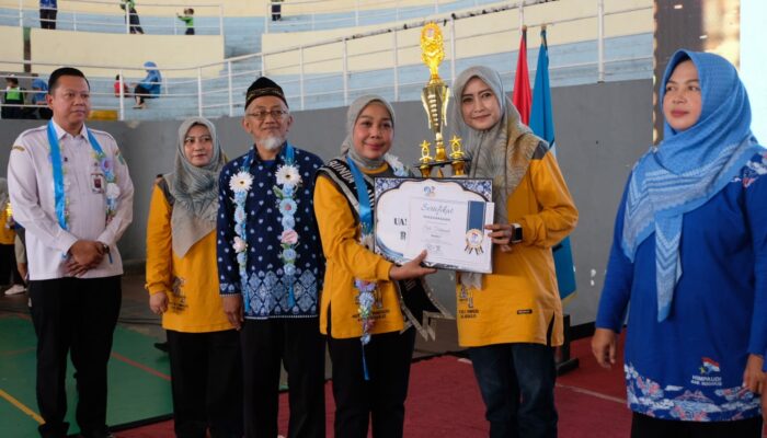Bunda PAUD Sidoarjo Sriatun Subandi Ceriakan Ribuan Anak saat Peringatan HUT Ke-21 HIMPAUDI