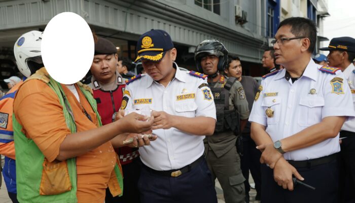 Digitalisasi Parkir Surabaya Capai 1.541 Titik, Dishub Tertibkan Jukir Tak Ber-KTA