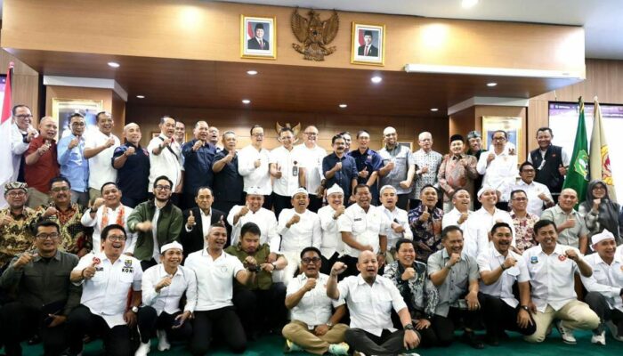 Rencana Memperebutkan Piala Gubernur Lomba Dayung di Kalimalang