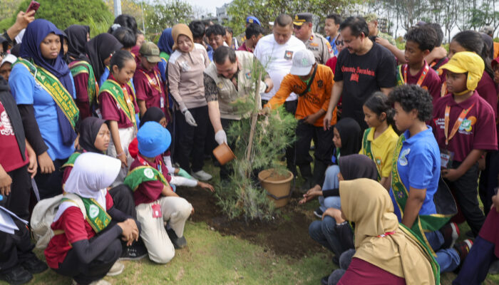 Kementerian Dalam Negeri Apresiasi Pelaksanaan Gerakan Indonesia ASRI di Kota Surabaya