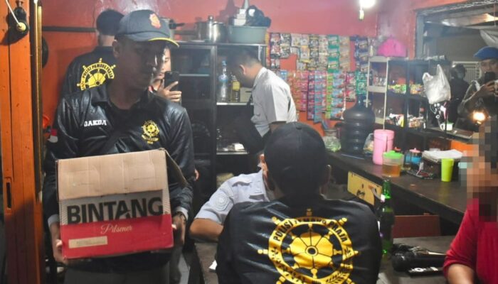 Satpol PP Surabaya Bidik Warung Remang-remang, Sasar Pemandu Lagu dan Peredaran Miras