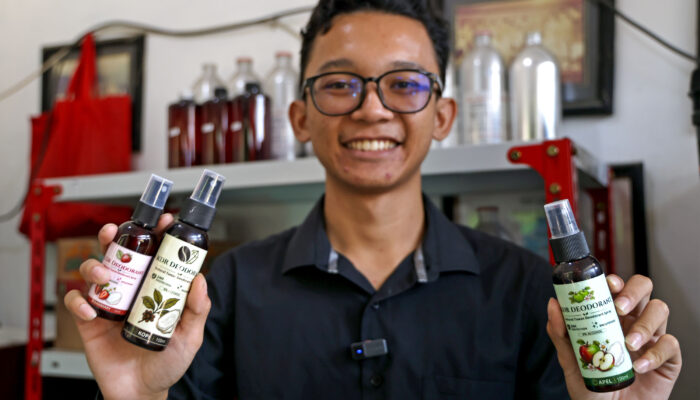 Anak Muda Kedungdoro Surabaya Sulap Dana Gen Z Jadi Bisnis Parfum dan Deodoran
