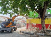 Urai Kemacetan di TL Tambang Boyo, Pemkot Surabaya Tertibkan Bangunan di Sempadan Saluran Jeblokan II