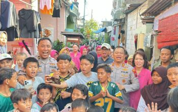 Luthfie Daily Berbagi, Kapolrestabes Surabaya Bersama Purnomo Polisi Baik Berikan Bantuan dan Beasiswa