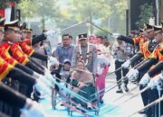 isambut Pedang Pora dan Atraksi Budaya, Irjen Pol Dekananto Eko Purwono Resmi Pimpin Polda Jatim