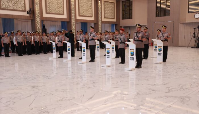 Kapolda Jatim Lantik Wakapolda Baru dan Pimpin Sertijab Sejumlah Kapolres Jajaran