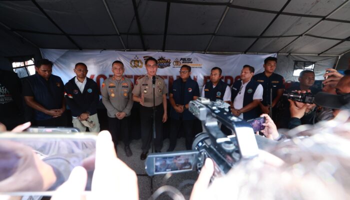 Polda Jatim dan Tim Gabungan Lakukan Penindakan dan Penegakan Hukum Narkoba di Jalan Kunti Surabaya
