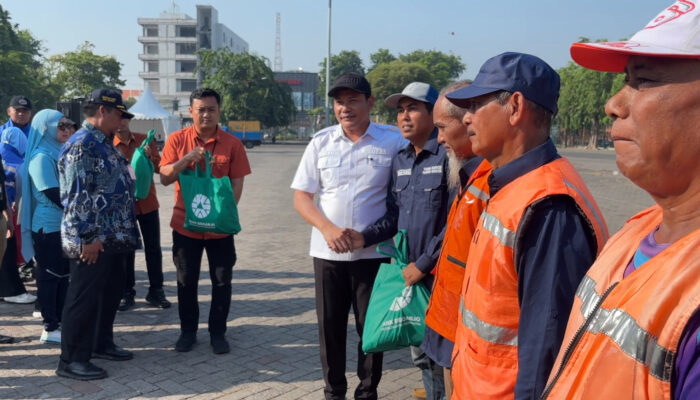 Bupati Subandi Tegaskan Digitalisasi Parkir Sidoarjo, Jukir Nakal Terancam Diberhentikan