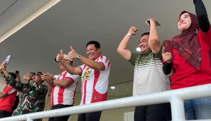 Bupati Subandi dan Ketua KONI Sidoarjo Nobar di GOR Delta, Salut Deltras Tahan Imbang Persis Solo