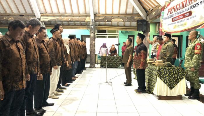 Dengan Adanya Pelantikan Puluhan Pengurus RT/RW yang Baru Dikukuhkan, Kades Subagio : Ini Momentum Perubahan Desa Sidokerto Menuju Desa Mandiri